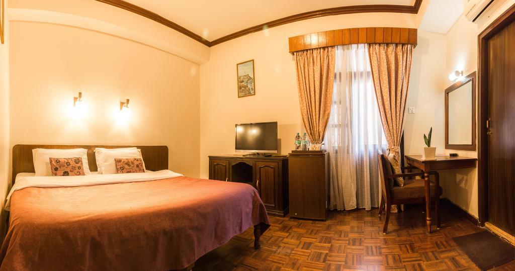 Hotel Excelsior Kathmandu Esterno foto