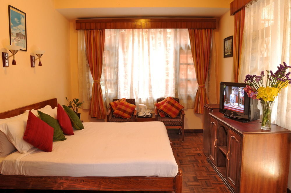 Hotel Excelsior Kathmandu Esterno foto
